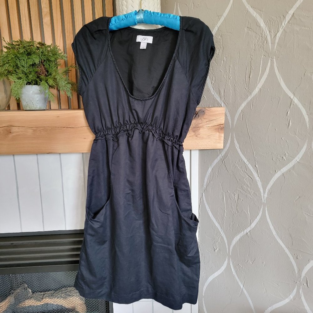 LOFT Black Short Sleeve Scoop Neck Dress